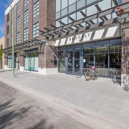 Brand New Luxury Downtown Near The Beach #13 Kelowna Luaran gambar