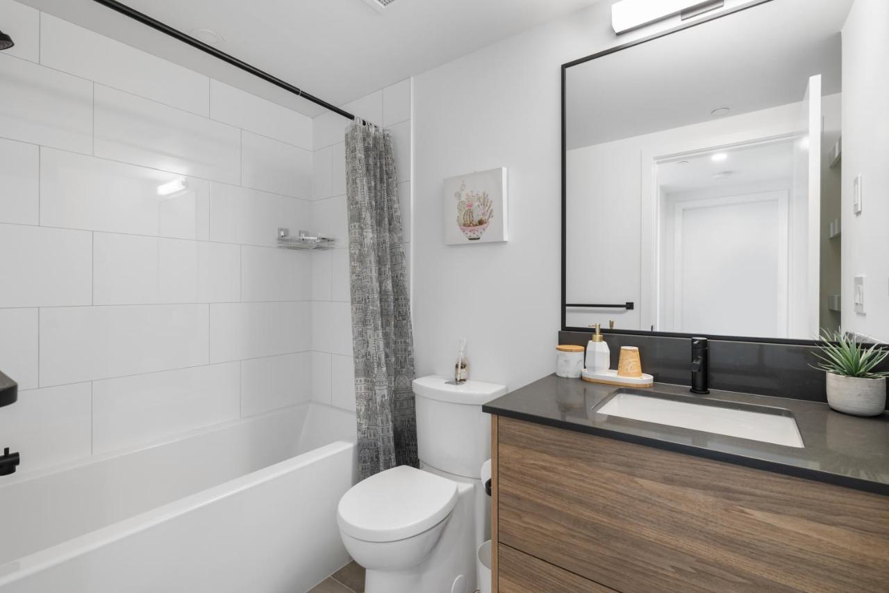Brand New Luxury Downtown Near The Beach #13 Kelowna Luaran gambar