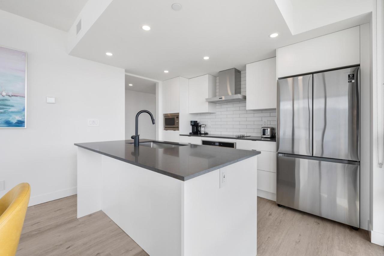 Brand New Luxury Downtown Near The Beach #13 Kelowna Luaran gambar