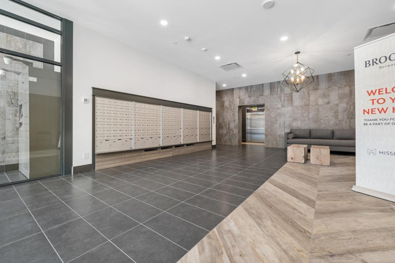 Brand New Luxury Downtown Near The Beach #13 Kelowna Luaran gambar