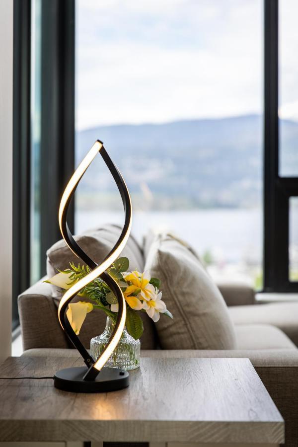 Brand New Luxury Downtown Near The Beach #13 Kelowna Luaran gambar