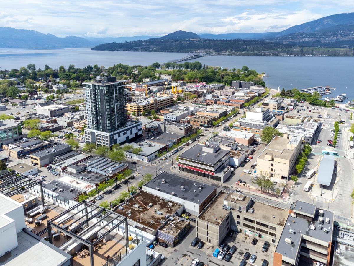 Brand New Luxury Downtown Near The Beach #13 Kelowna Luaran gambar