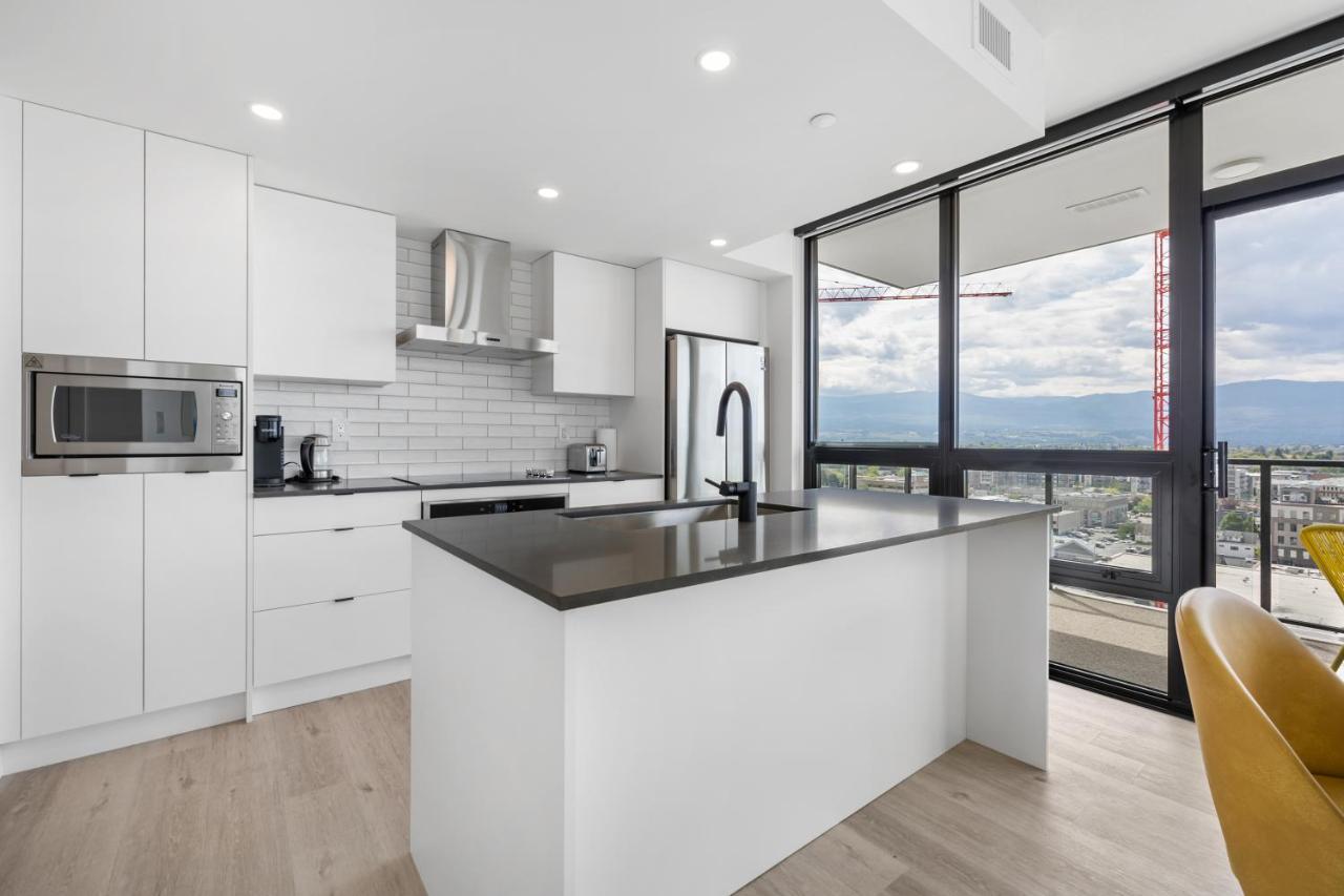 Brand New Luxury Downtown Near The Beach #13 Kelowna Luaran gambar