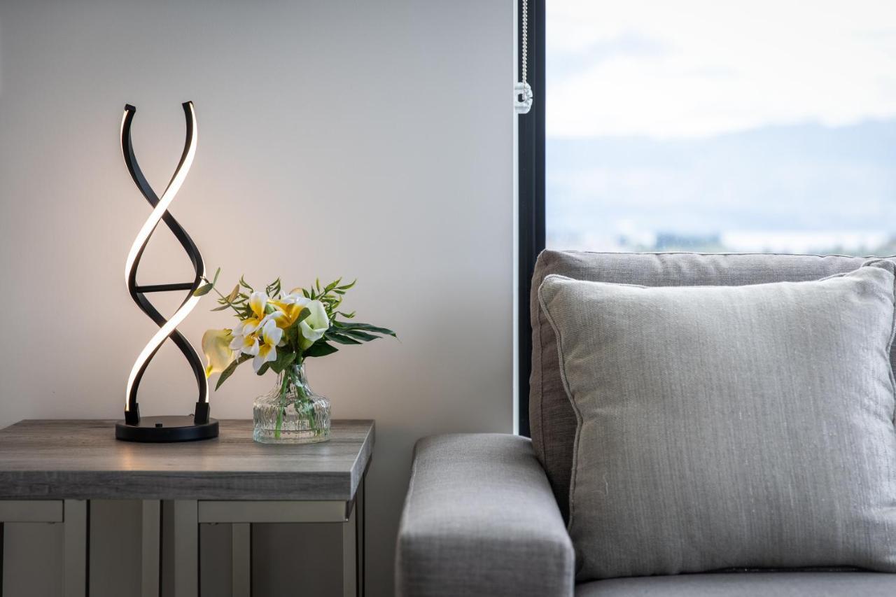 Brand New Luxury Downtown Near The Beach #13 Kelowna Luaran gambar